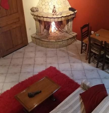 Appartamento Mezonetes Helmos Ano Lousoi Esterno foto